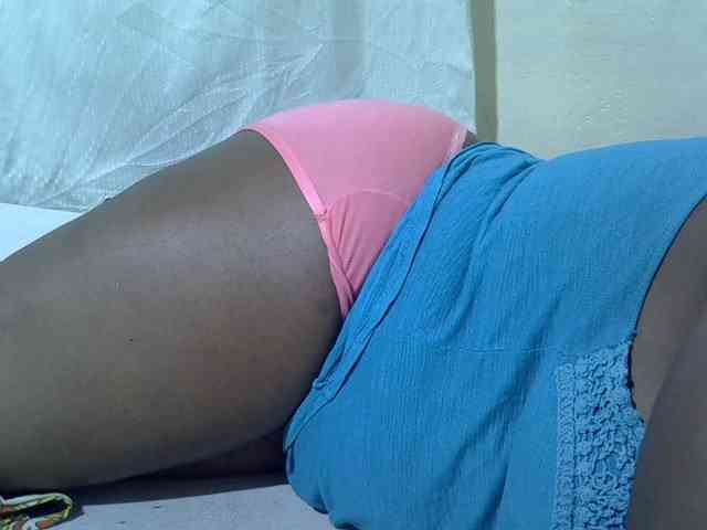 Ebonypussyy1