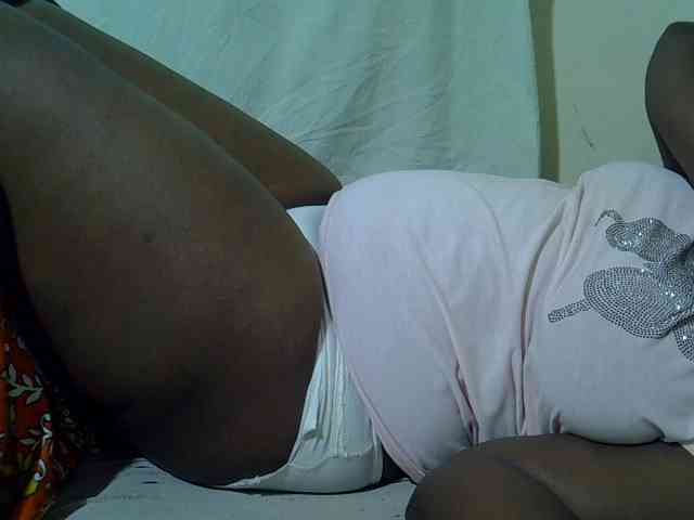 ebonypussyy1's live room