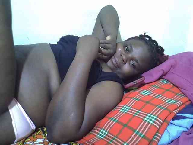 Ebonypussyy1 webcam