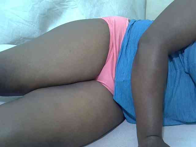 Ebonypussyy1 webcam