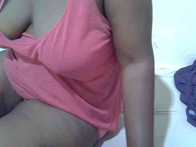Ebonypussyy1 webcam
