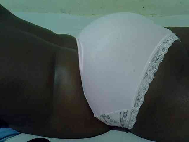 Ebonypussyy1