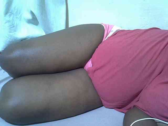 Ebonypussyy1 webcam