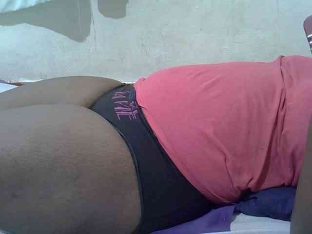 Ebonypussyy1 webcam