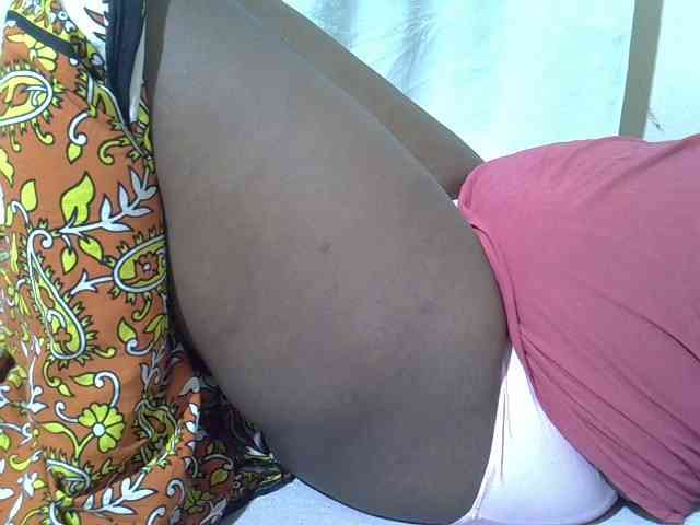 Ebonypussyy1