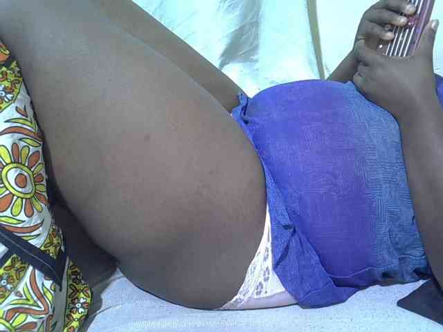Ebonypussyy1 webcam