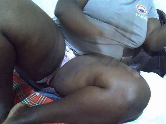 Ebonypussyy1 webcam