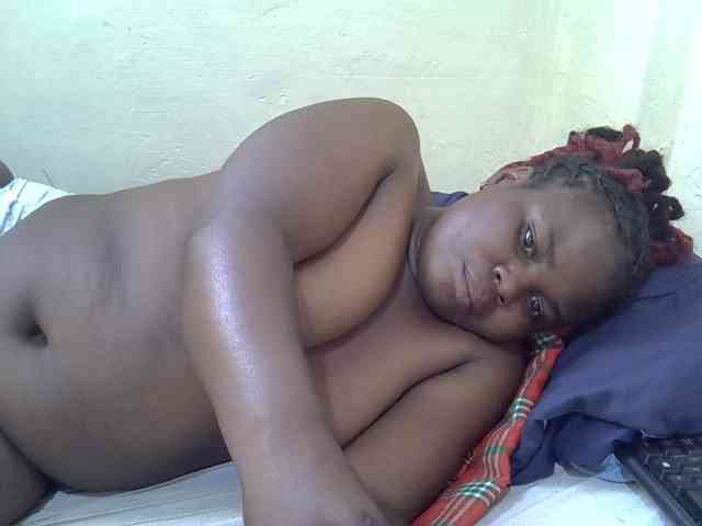 Ebonypussyy1