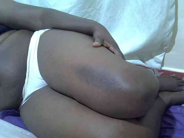 Ebonypussyy1 webcam