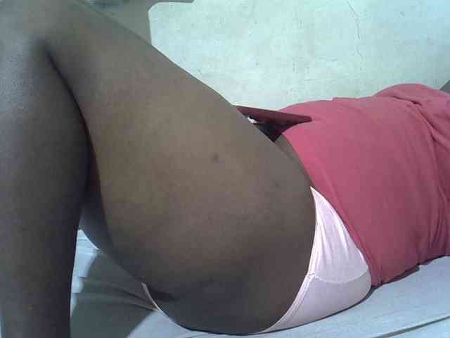 Ebonypussyy1 webcam