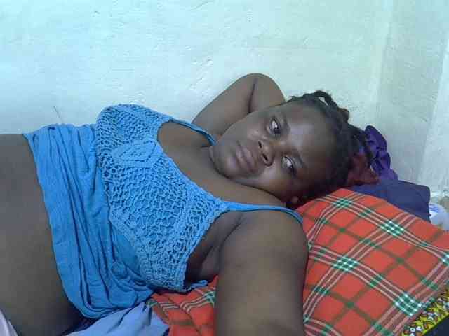 Ebonypussyy1 webcam