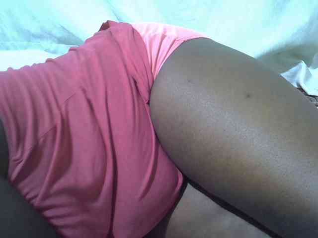 Ebonypussyy1