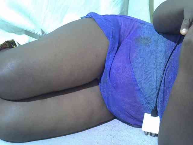 Ebonypussyy1 webcam