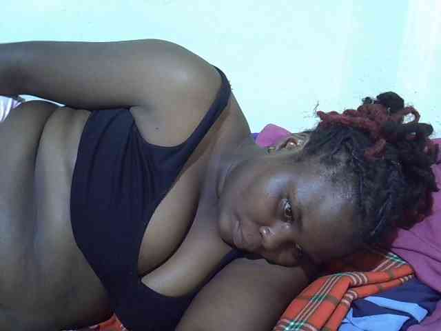 Ebonypussyy1