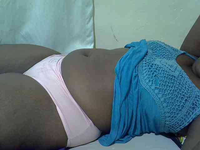 Ebonypussyy1 webcam