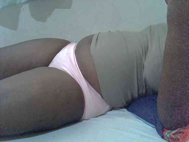 Ebonypussyy1