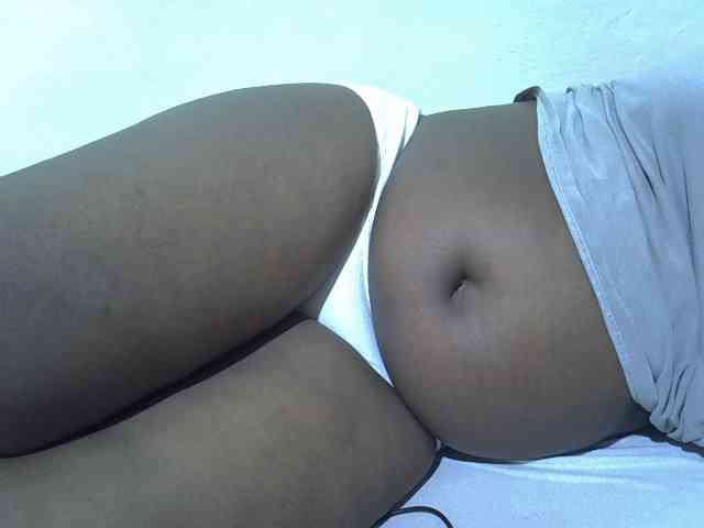 Ebonypussyy1 webcam