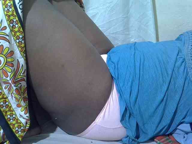 Ebonypussyy1 webcam