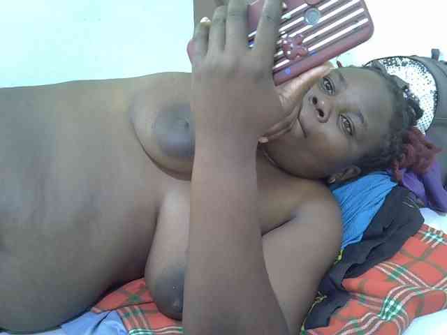 Ebonypussyy1 webcam