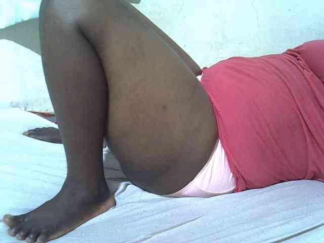 Ebonypussyy1