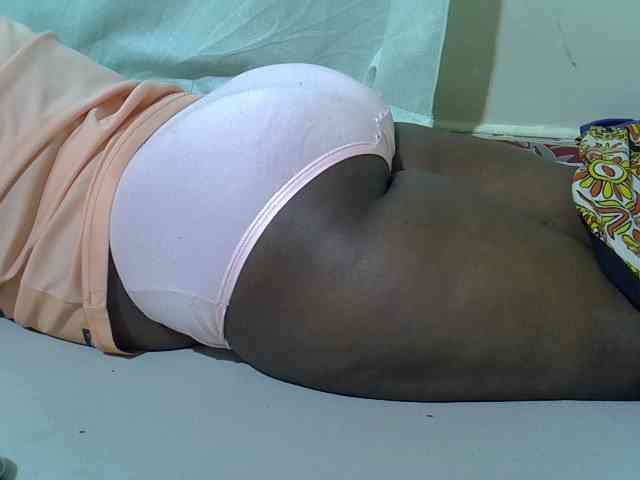 Ebonypussyy1 webcam