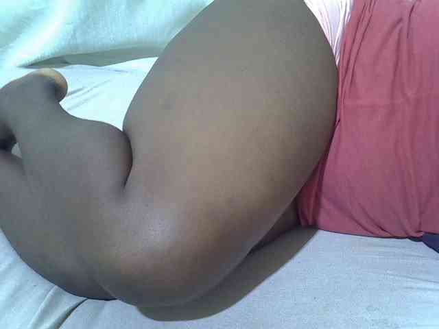 Ebonypussyy1 webcam