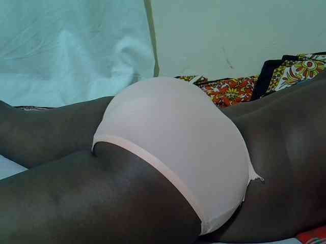 Ebonypussyy1 webcam