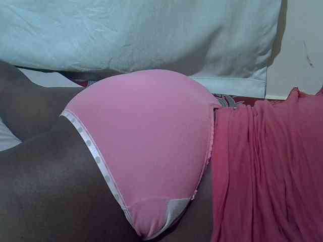 Ebonypussyy1