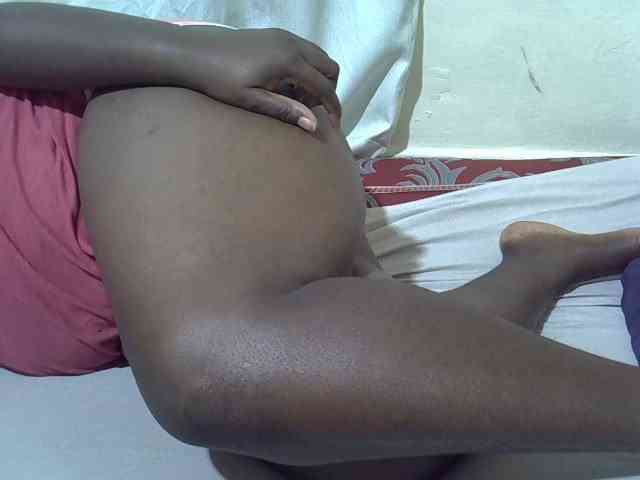 Ebonypussyy1