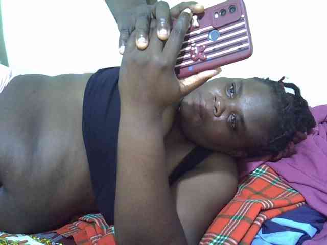 Ebonypussyy1