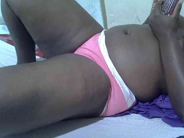 Ebonypussyy1