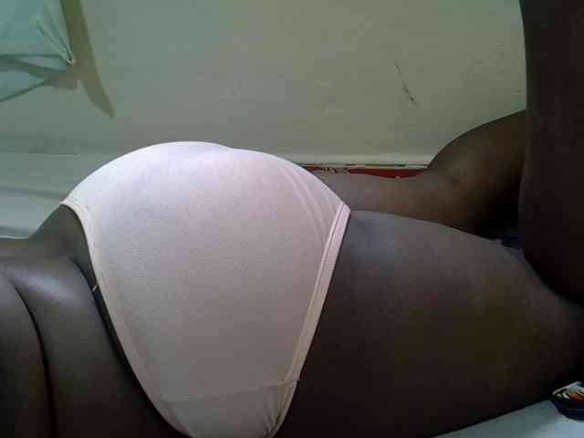 Ebonypussyy1