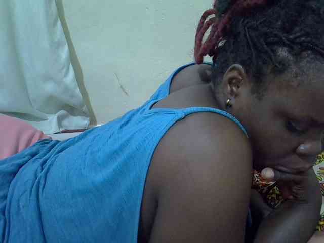 Ebonypussyy1 webcam