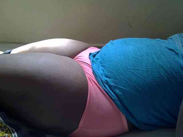 Ebonypussyy1 webcam