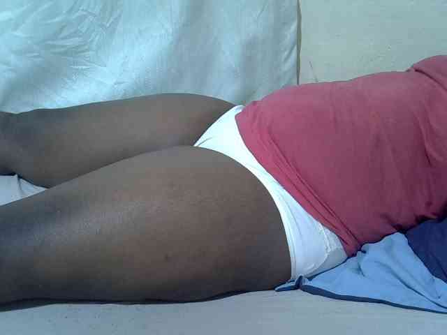 Ebonypussyy1 webcam