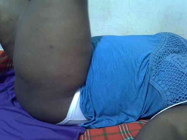 Ebonypussyy1 webcam