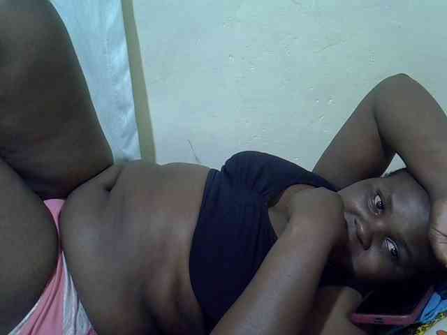 Ebonypussyy1 webcam