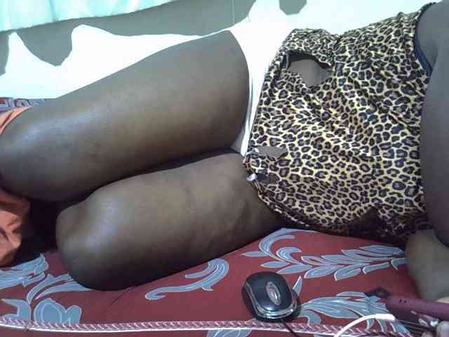 Ebonypussyy1 webcam