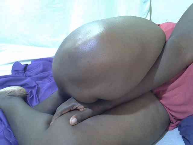 Ebonypussyy1 webcam