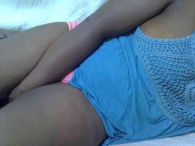 Ebonypussyy1 webcam
