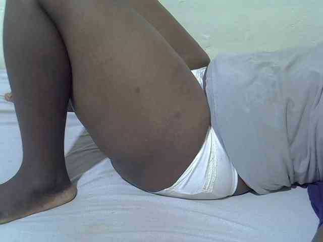Ebonypussyy1 webcam
