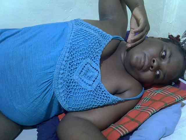Ebonypussyy1