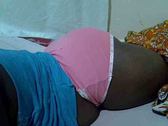Ebonypussyy1 webcam