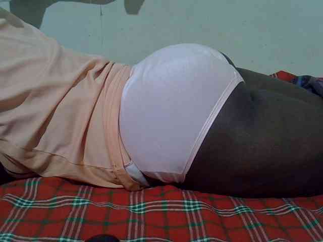 Ebonypussyy1 webcam