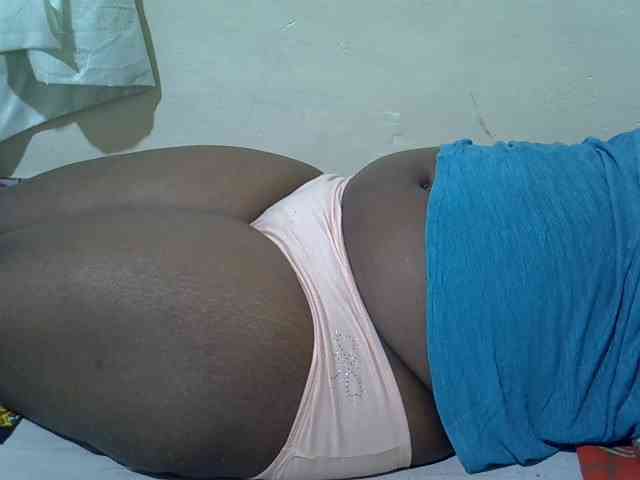 Ebonypussyy1 webcam