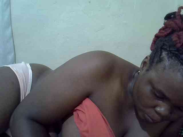 Ebonypussyy1