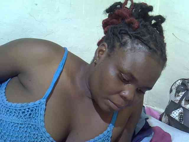 Ebonypussyy1