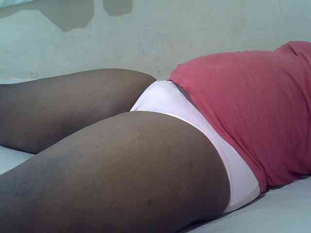 Ebonypussyy1 webcam
