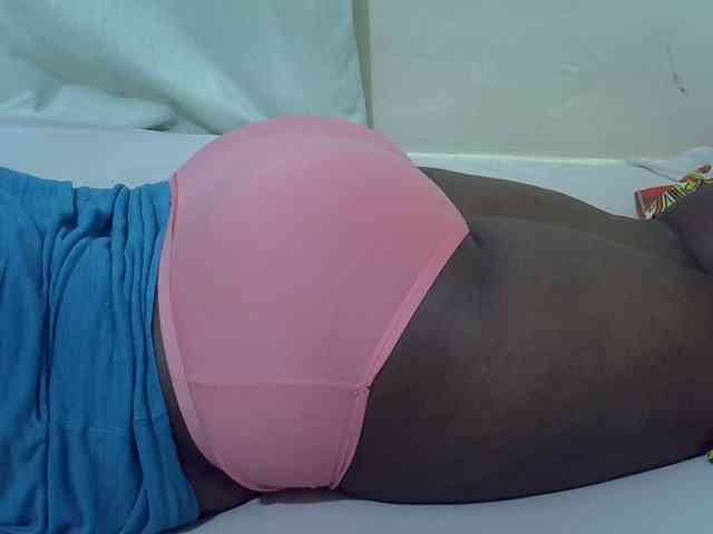 Ebonypussyy1 webcam