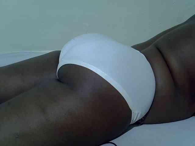 Ebonypussyy1
